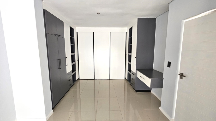 5 Bedroom Property for Sale in Melodie North West